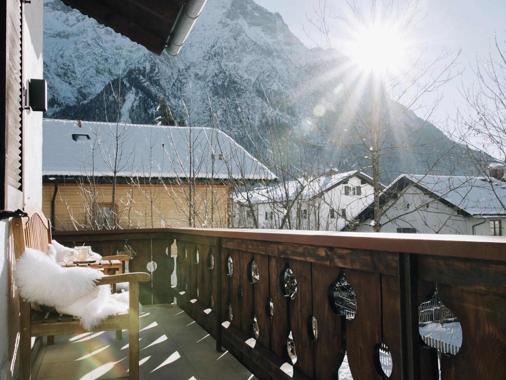 Die Karwendelsuite - 5 Sterne Fewo Mit Bestem Bergblick, Zentrumsnah & Ruhig Gelegen, Familienfreundlich Mittenwald Exterior foto