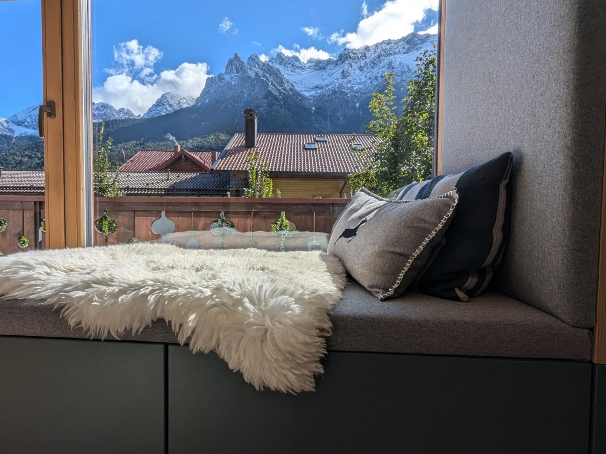 Die Karwendelsuite - 5 Sterne Fewo Mit Bestem Bergblick, Zentrumsnah & Ruhig Gelegen, Familienfreundlich Mittenwald Exterior foto